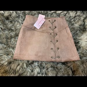 NEW| LOLA SHOETIQUE blush pink skirt